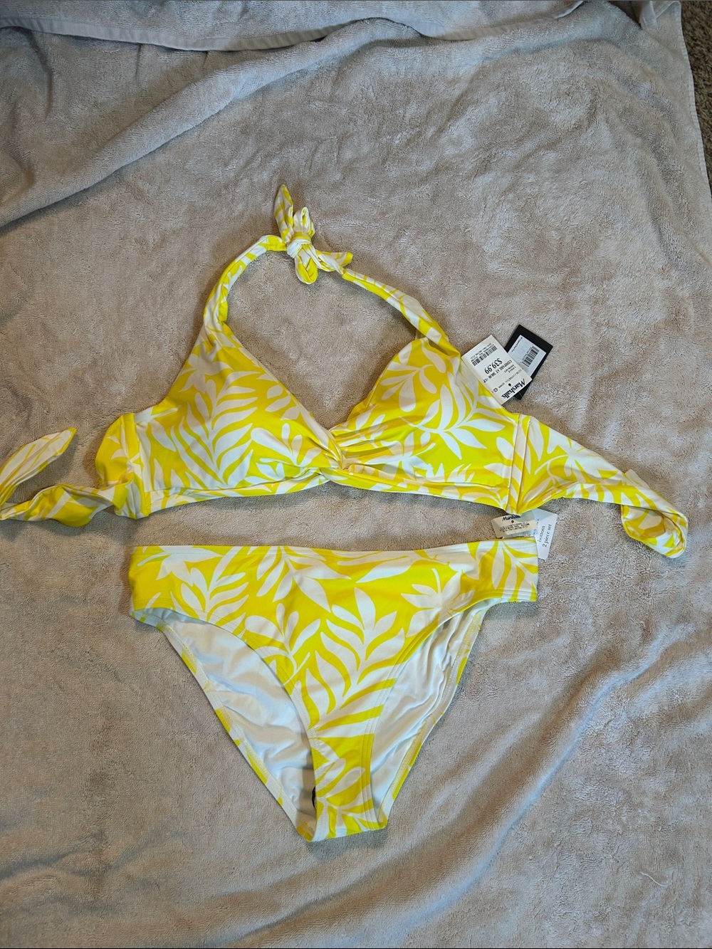 NWT kate spade Yellow and White Leaf Print Bikini Set